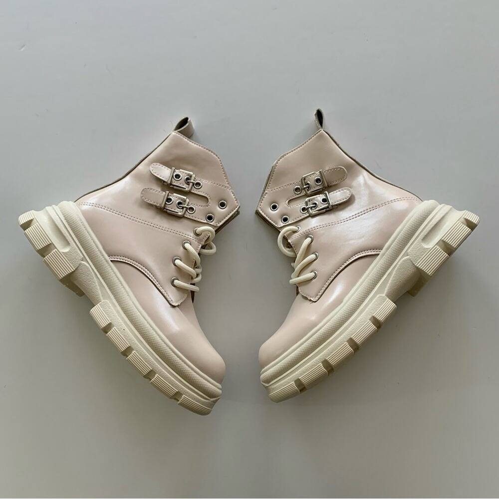 Hannah Rosanna White & Beige Buckle Accent Chunky Combat Boots Size 5 - Picture 5 of 8
